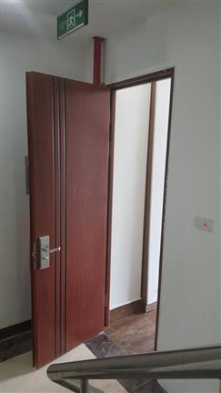 Cửa Thep Van Gỗ 1 Canh Kg 108